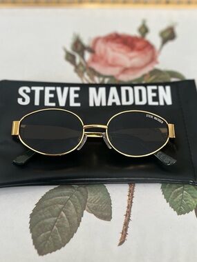 Steve Madden Gold Oval Sunglasses with Black Lenses